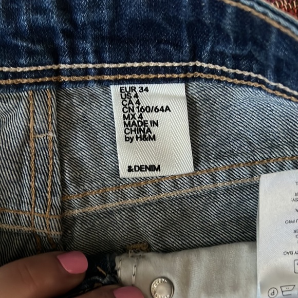 &Denim NWT distressed jean shorts size 4 - Picture 3 of 5